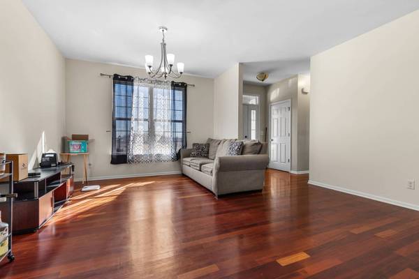 302 Cress Creek TRL, Poplar Grove, IL 61065