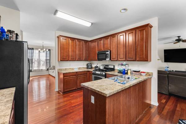 302 Cress Creek TRL, Poplar Grove, IL 61065