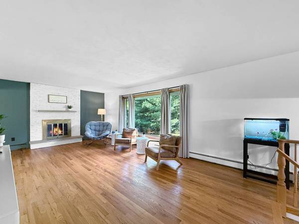 4705 Wild Cherry RD, Crystal Lake, IL 60012