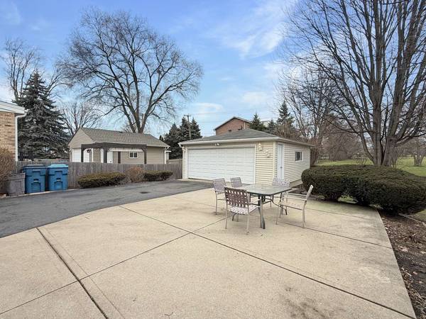 519 N Elm ST, Mount Prospect, IL 60056
