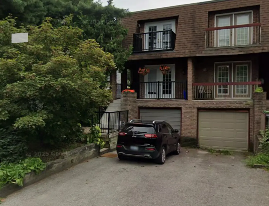 355 Davisville Ave, Toronto, ON M4S 1H1