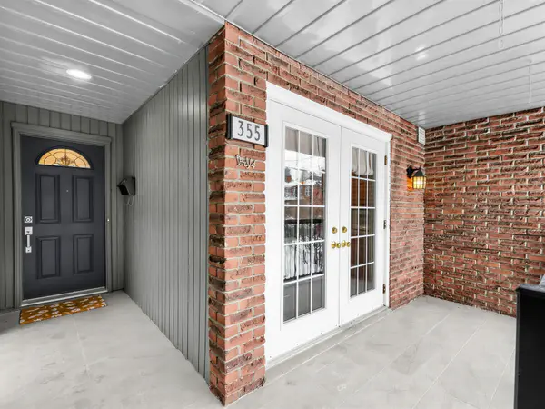 355 Davisville Ave, Toronto, ON M4S 1H1