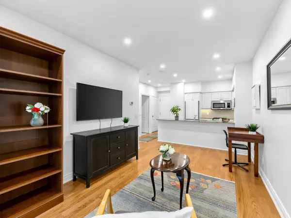 319 Merton St #304, Toronto, ON M4S 1A5