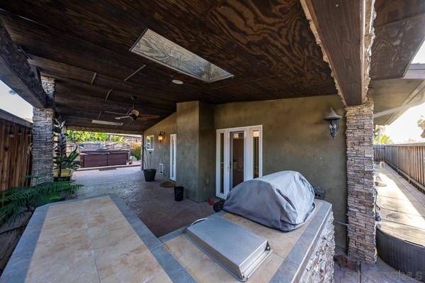 7091 Whipple Ave, San Diego, CA 92122