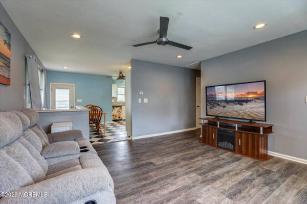 206 Arlington Avenue, Union Beach, NJ 07735