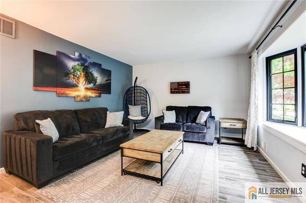 25 Merritt TER, Old Bridge, NJ 07747