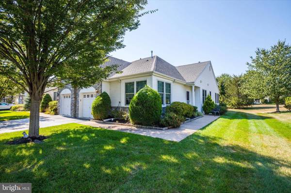 14 LOCUST HILL BLVD, Hamilton, NJ 08691