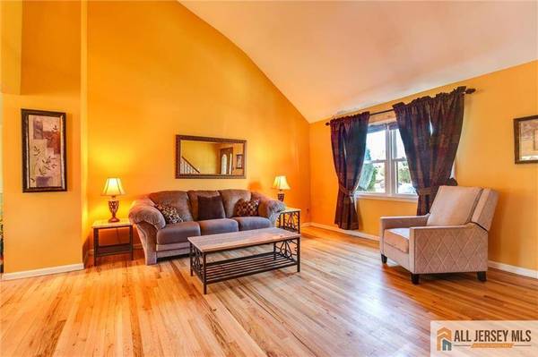 3 Dancaster CT #3303, Sayreville, NJ 08872