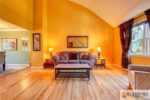 3 Dancaster CT #3303, Sayreville, NJ 08872