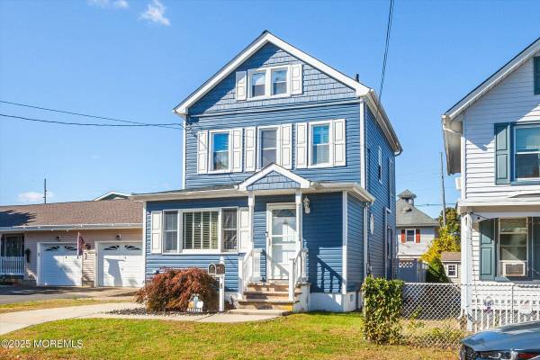 8 Chingarora Avenue, Keyport, NJ 07735