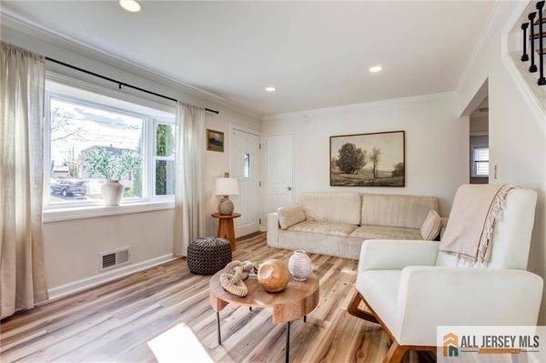 22 Mansfield AVE, East Brunswick, NJ 08816