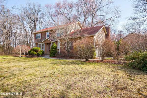 18 Warne Road, Matawan, NJ 07747