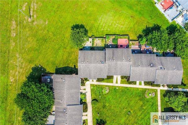 10 Quincy CIR #L-10, South Brunswick, NJ 08810