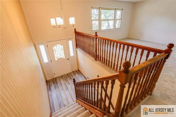 18 Kierst ST, Sayreville, NJ 08859