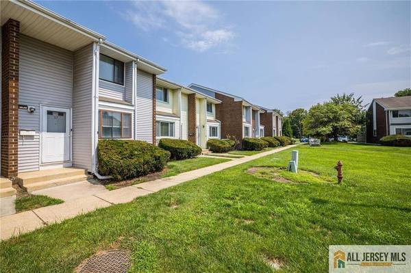 10 Quincy CIR #L-10, South Brunswick, NJ 08810