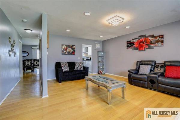 10 Quincy CIR #L-10, South Brunswick, NJ 08810