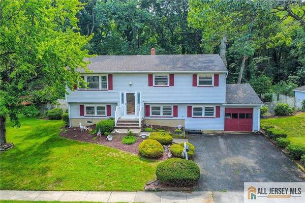 18 Kierst ST, Sayreville, NJ 08859