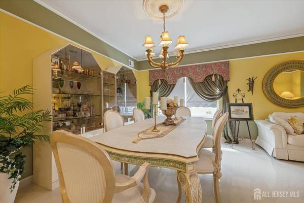 103 Valencia DR, Monroe, NJ 08831