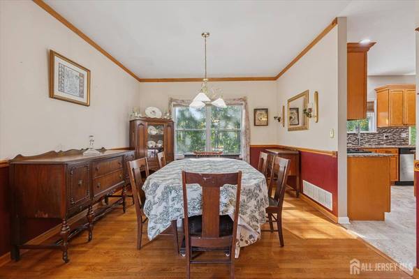 13 Johnson AVE, Monroe, NJ 08831