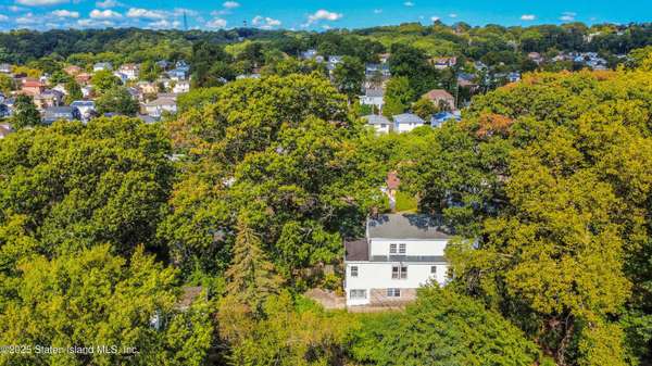 83 Mountainside RD, Staten Island, NY 10304