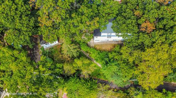 83 Mountainside RD, Staten Island, NY 10304