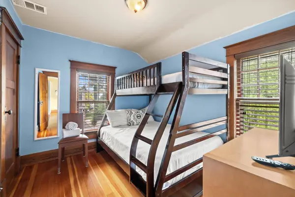 415 S Lake Shore Dr, Lake Geneva, WI 53147