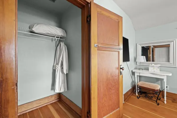 415 S Lake Shore Dr, Lake Geneva, WI 53147