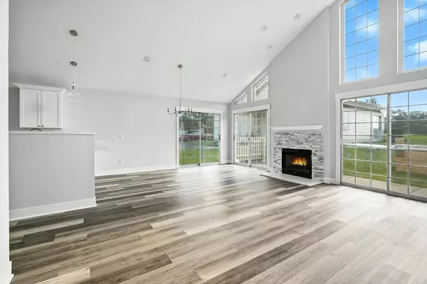 1642 Cottage Dr Unit 7-48, Geneva, WI 53147