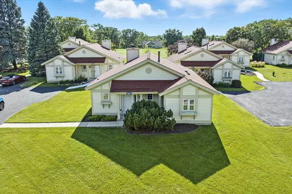 1642 Cottage Dr Unit 7-48, Geneva, WI 53147