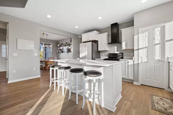 1155 La Salle Ct, Lake Geneva, WI 53147