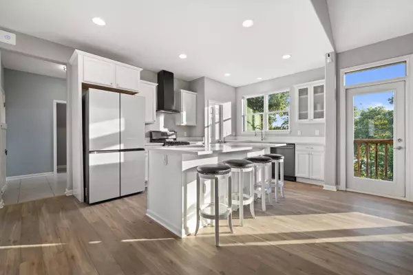 1155 La Salle Ct, Lake Geneva, WI 53147