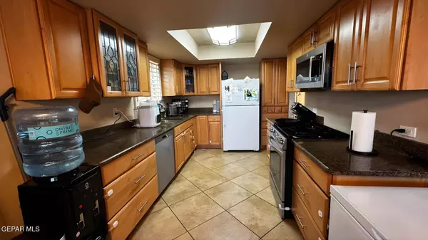 12532 PASEO ALEGRE DR, El Paso, TX 79928