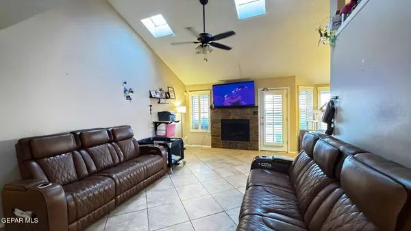 12532 PASEO ALEGRE DR, El Paso, TX 79928