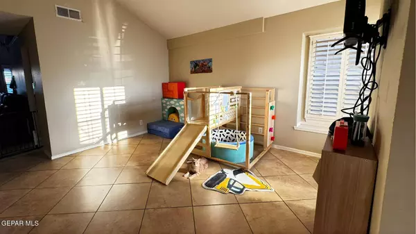 12532 PASEO ALEGRE DR, El Paso, TX 79928