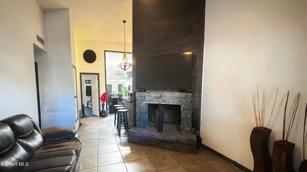 837 DESTELLO RD, El Paso, TX 79907