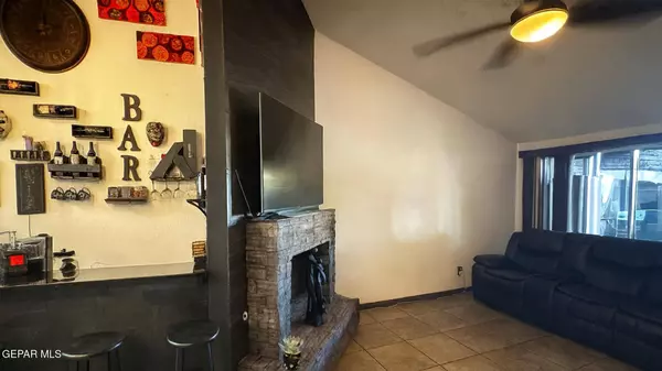 837 DESTELLO RD, El Paso, TX 79907