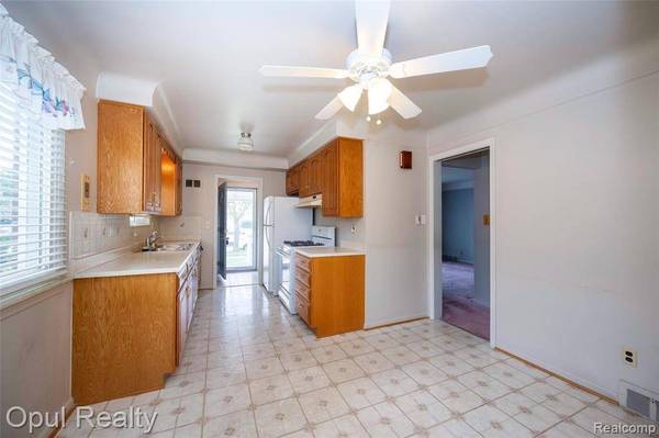 4174 Katherine Street, Dearborn Heights, MI 48125