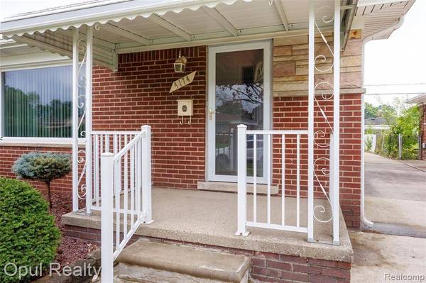 4174 Katherine Street, Dearborn Heights, MI 48125