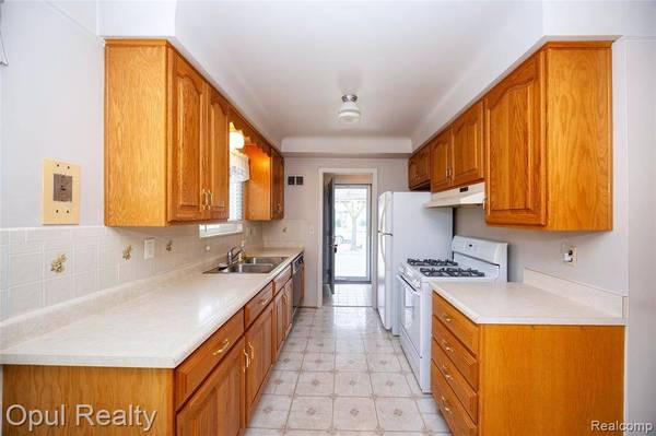 4174 Katherine Street, Dearborn Heights, MI 48125