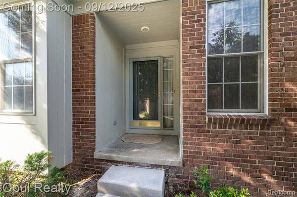 17036 Sycamore Court, Northville, MI 48168