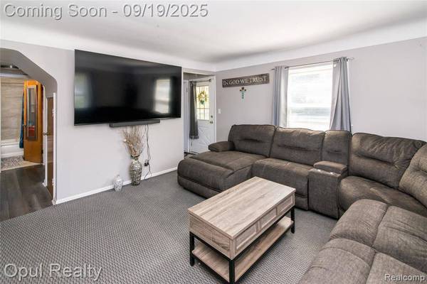 31426 Hennepin Street, Garden City, MI 48135