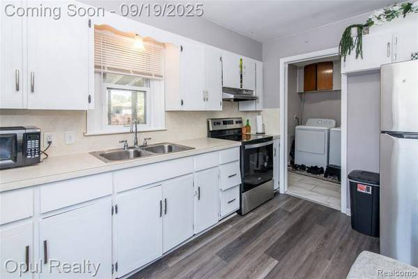 31426 Hennepin Street, Garden City, MI 48135