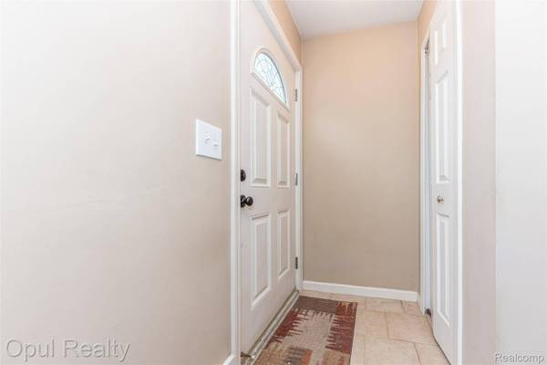 8234 Perrin AVE, Westland, MI 48185