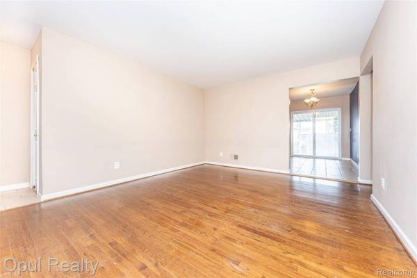 8234 Perrin AVE, Westland, MI 48185