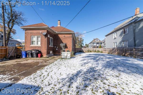 6361 Devereaux ST, Detroit, MI 48210