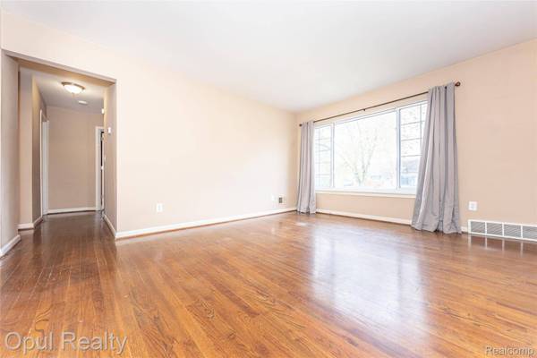 8234 Perrin AVE, Westland, MI 48185