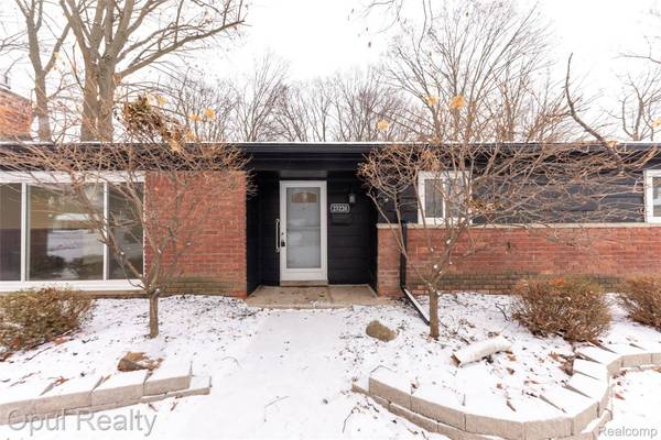 23220 Fleming DR, Farmington, MI 48335
