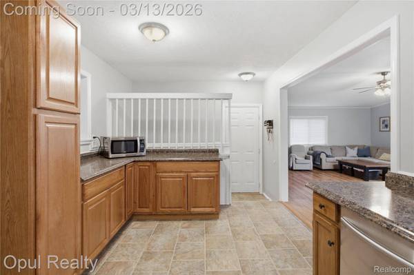 43761 Yorktown ST, Canton, MI 48188