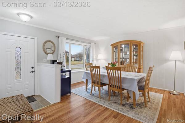 43761 Yorktown ST, Canton, MI 48188