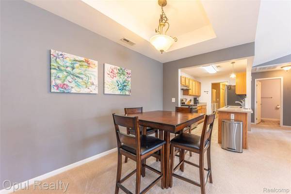 11698 Farmington RD, Livonia, MI 48150